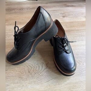 Naturalizer Black Leather Lace-Up Shoes